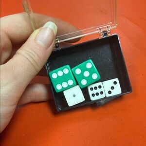 Classic Dice Set in Green and White